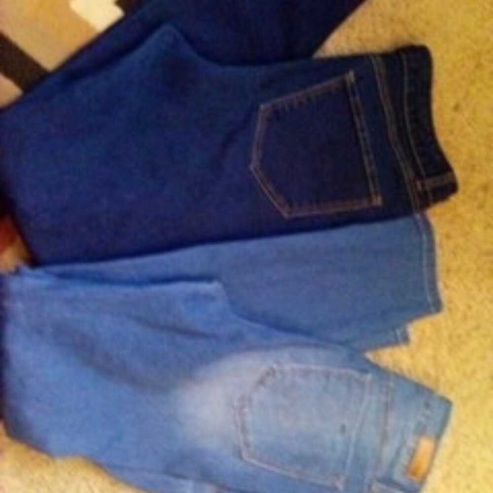 2 pair women's jeans sz 11/12 YMI & Rue 21